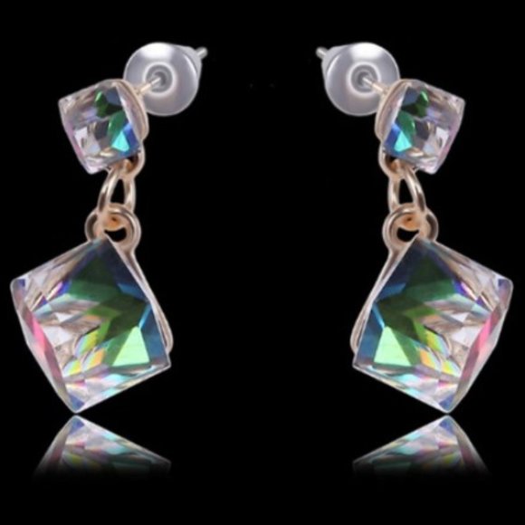 Hologram Crystal Cube Earrings - Picture 2 of 2